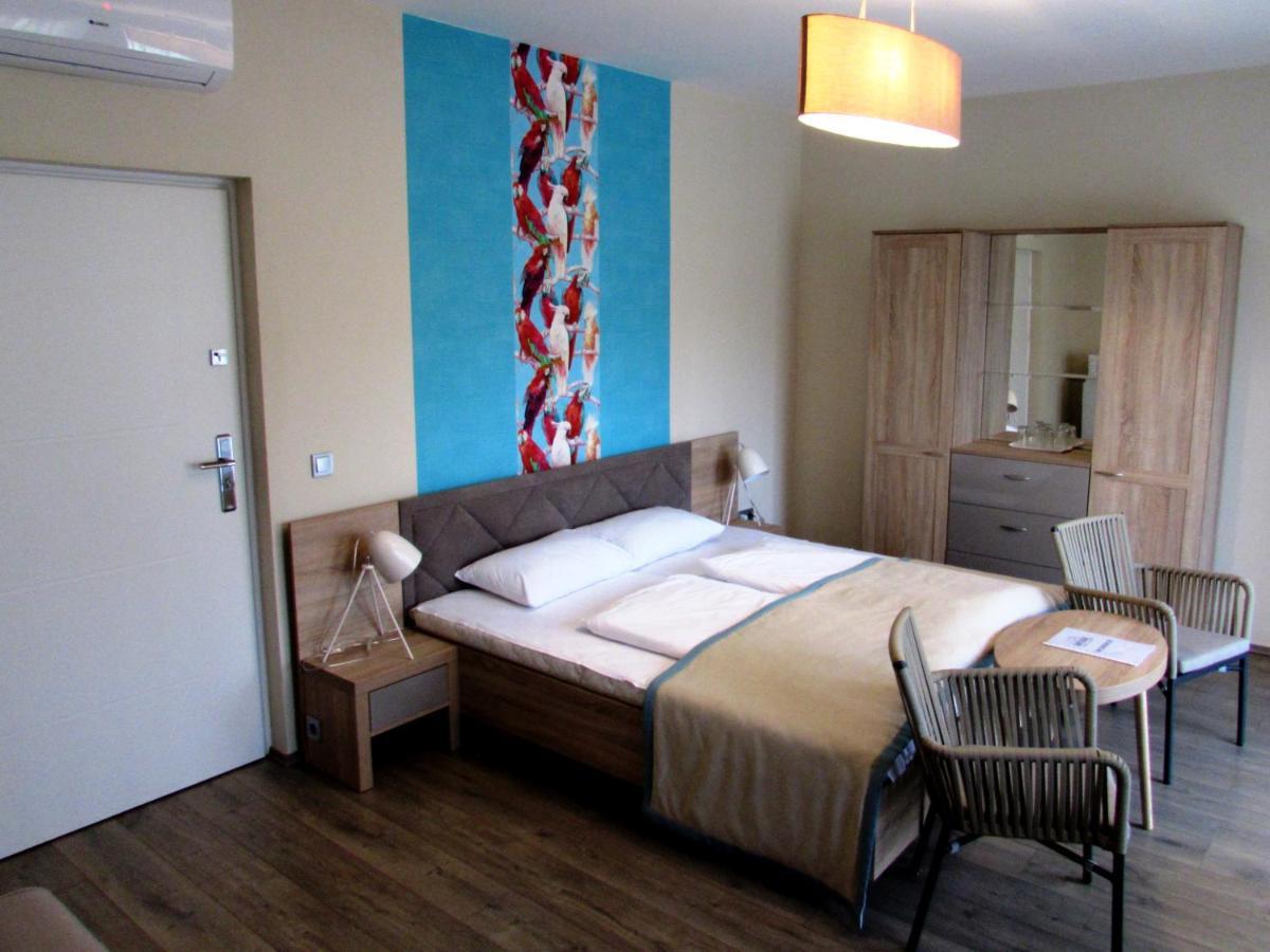 Napsugar Club Es Panzio Bed & Breakfast Fonyod Bagian luar foto