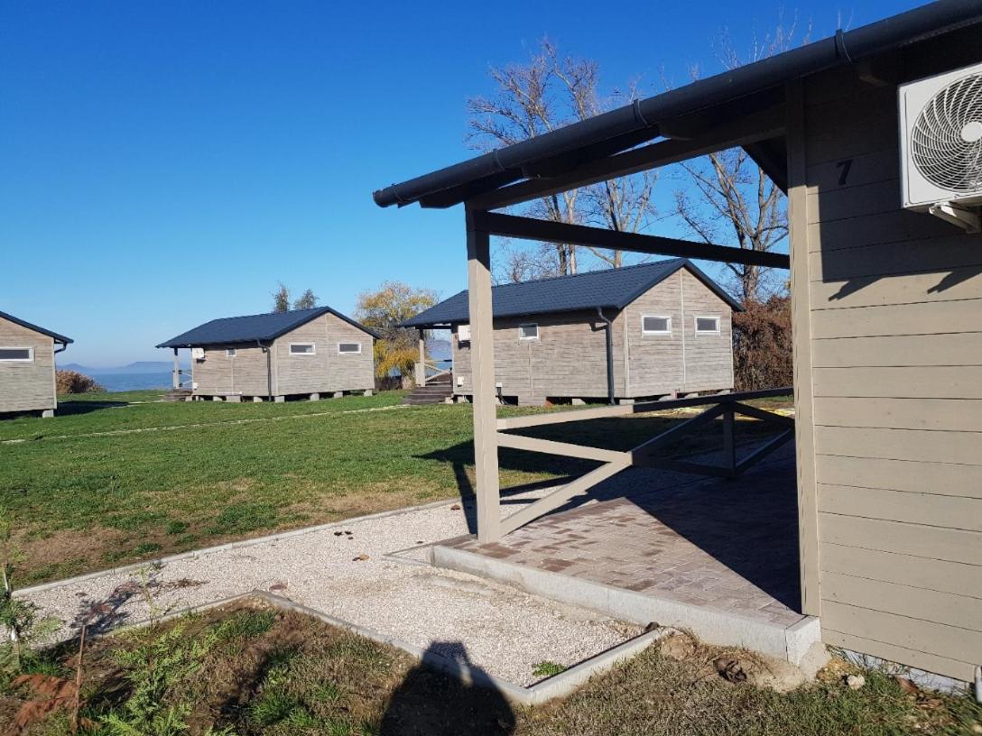 Napsugar Club Es Panzio Bed & Breakfast Fonyod Bagian luar foto