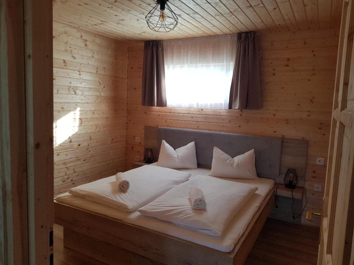 Napsugar Club Es Panzio Bed & Breakfast Fonyod Bagian luar foto