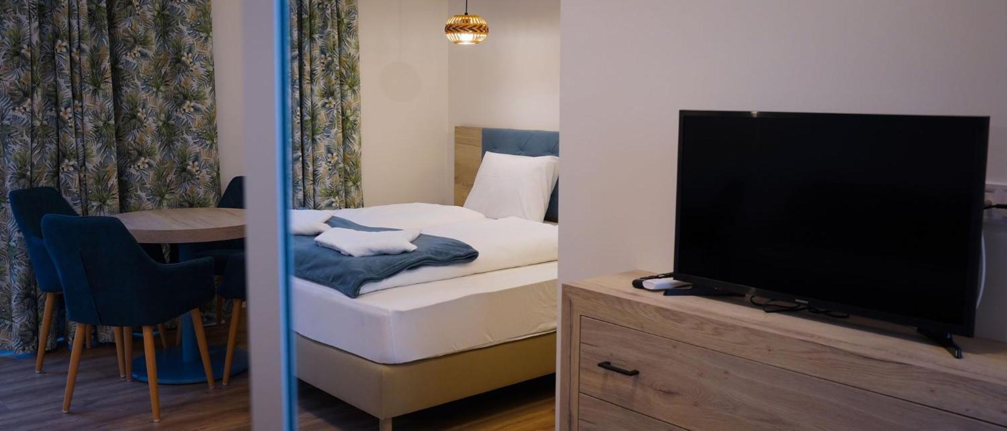 Napsugar Club Es Panzio Bed & Breakfast Fonyod Bagian luar foto