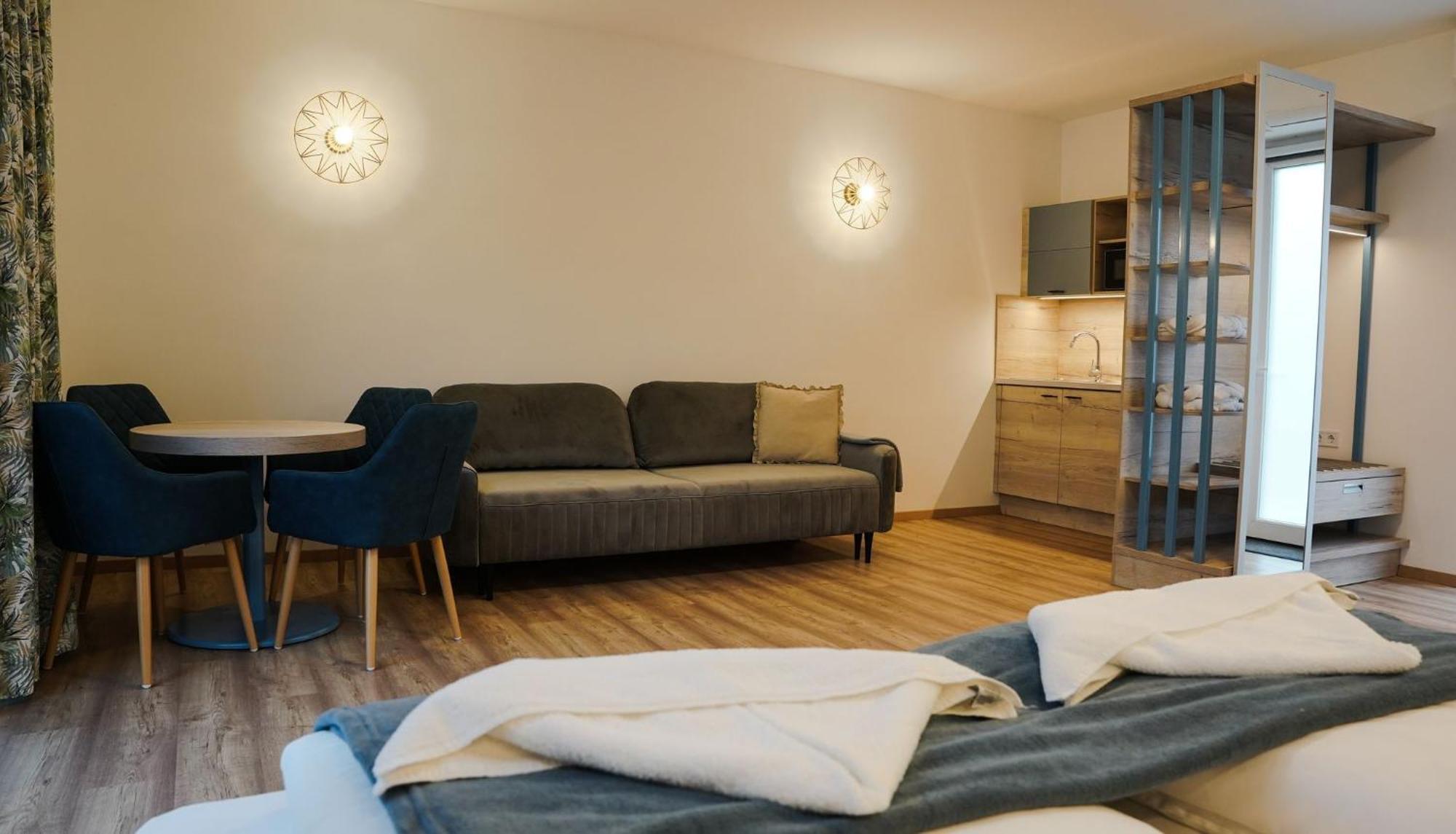 Napsugar Club Es Panzio Bed & Breakfast Fonyod Bagian luar foto