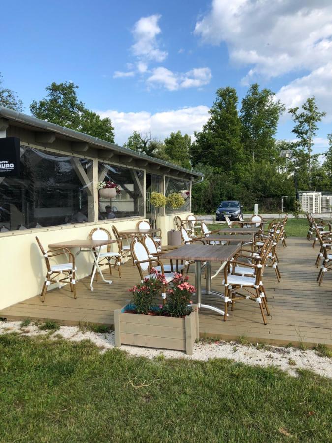 Napsugar Club Es Panzio Bed & Breakfast Fonyod Bagian luar foto